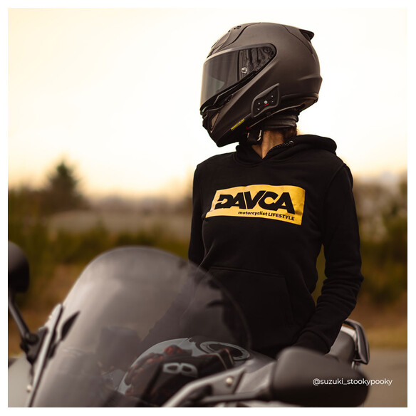 DAVCA Lady Hoodie Gold logo